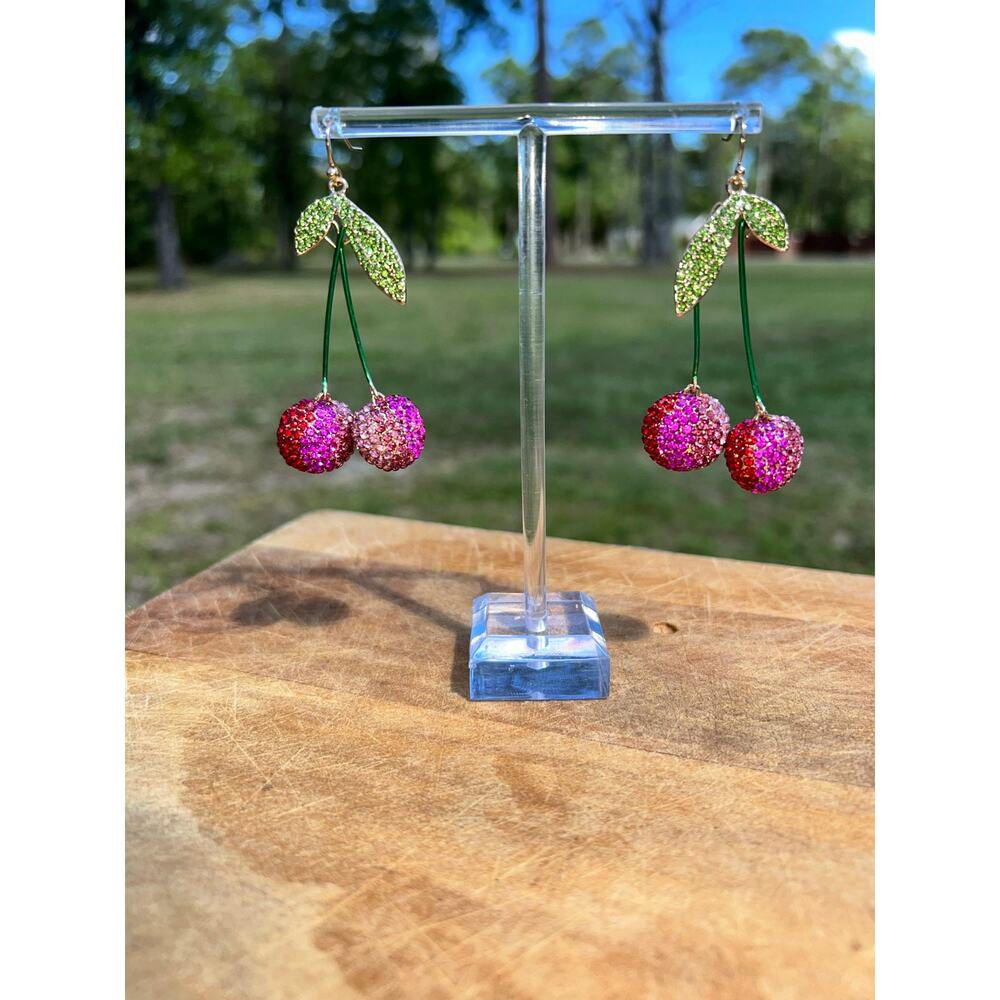 Vintage Pink Beaded Cherry Cluster Drop Earrings Boho Retro Fruit Novelty - Picture 11 of 14